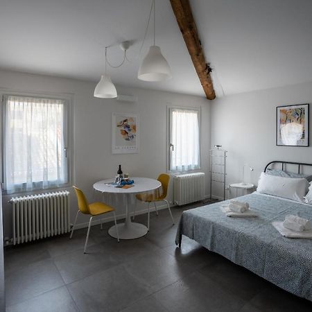 Monolocale Le Rondini Centralissimo 페자로 외부 사진